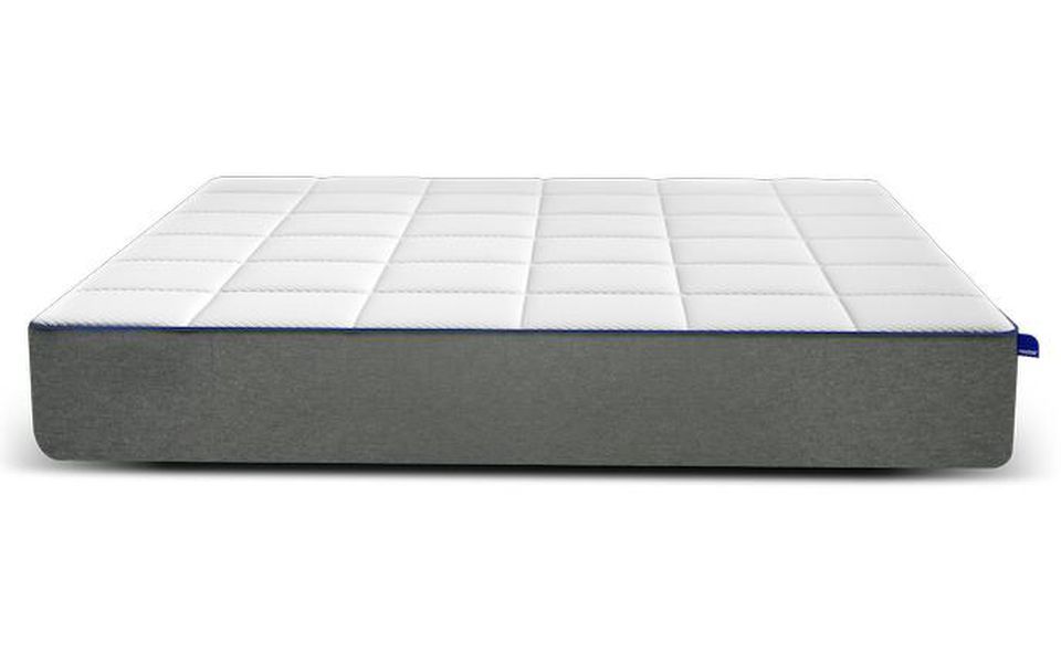10 Memory Foam Mattresses That Keep You Comfy Without ...