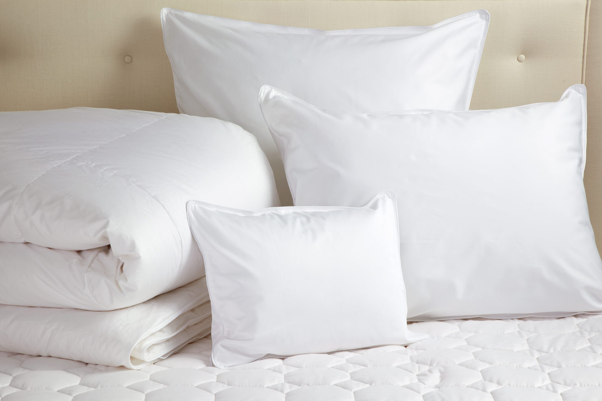 100% White Goose Down Pillows and Comforters on Sale for 25% Off â DEA ...
