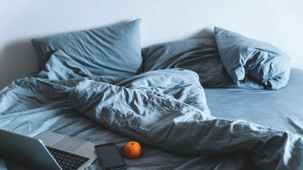 4 Ways to Make Working from Bed Less PainfulLiterally and Figuratively ...