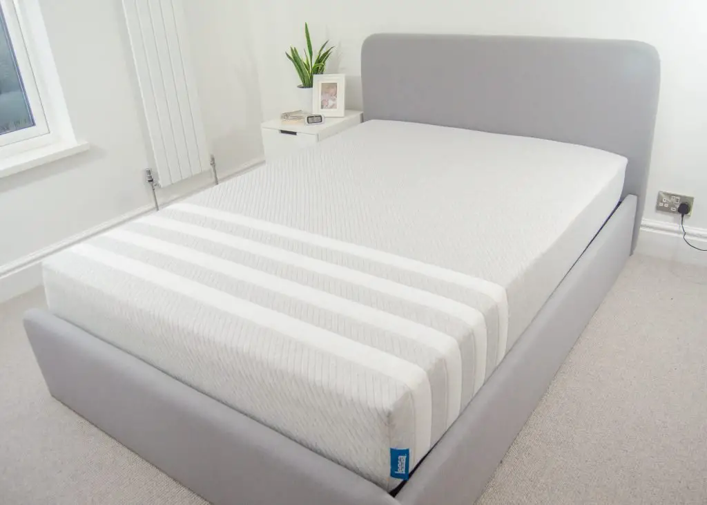 A foam mattress, but not as you know it: Leesa mattress ...