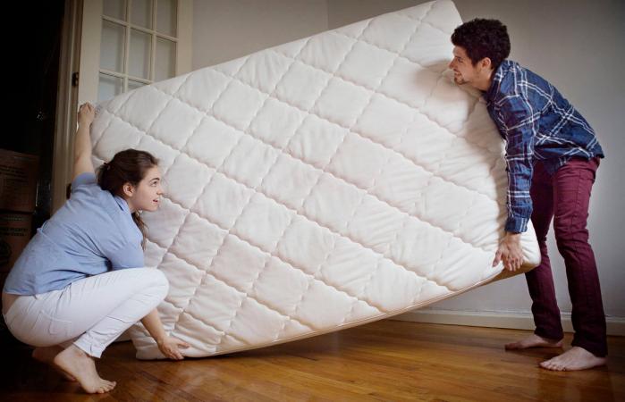 Best Mattress Donation Options + Which Ones Pick Up ...