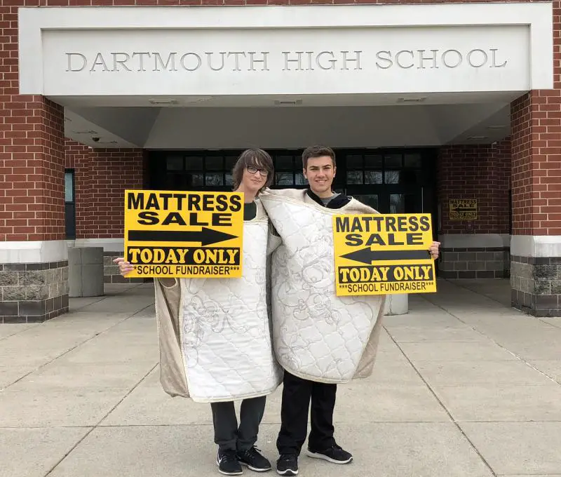 High school transforms into mattress showroom for fundraiser