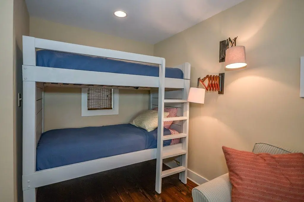 How Much Does It Cost to Build Bunk Beds? (with DIY ...