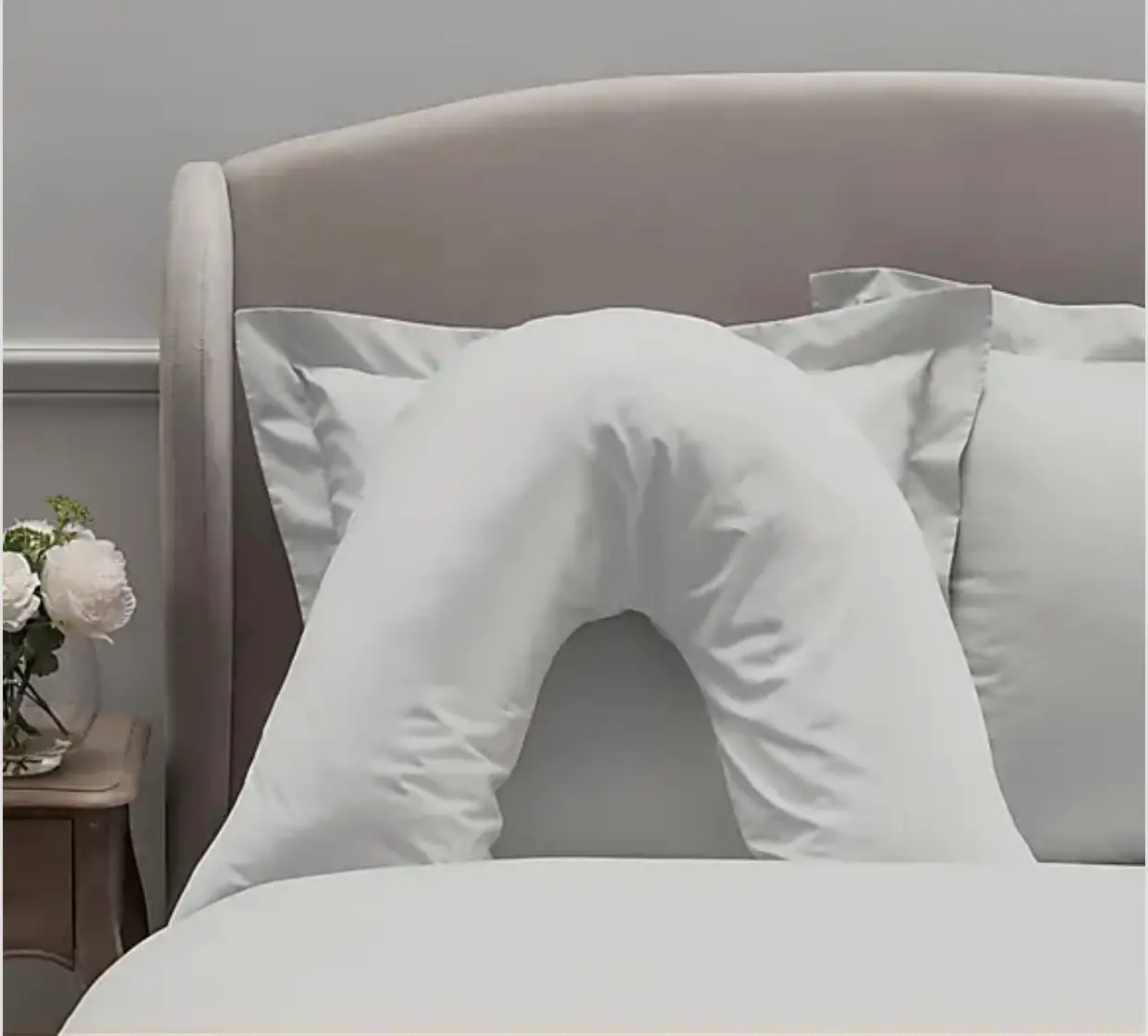 HOW TO CHOOSE THE RIGHT PILLOWS FOR YOUR BED