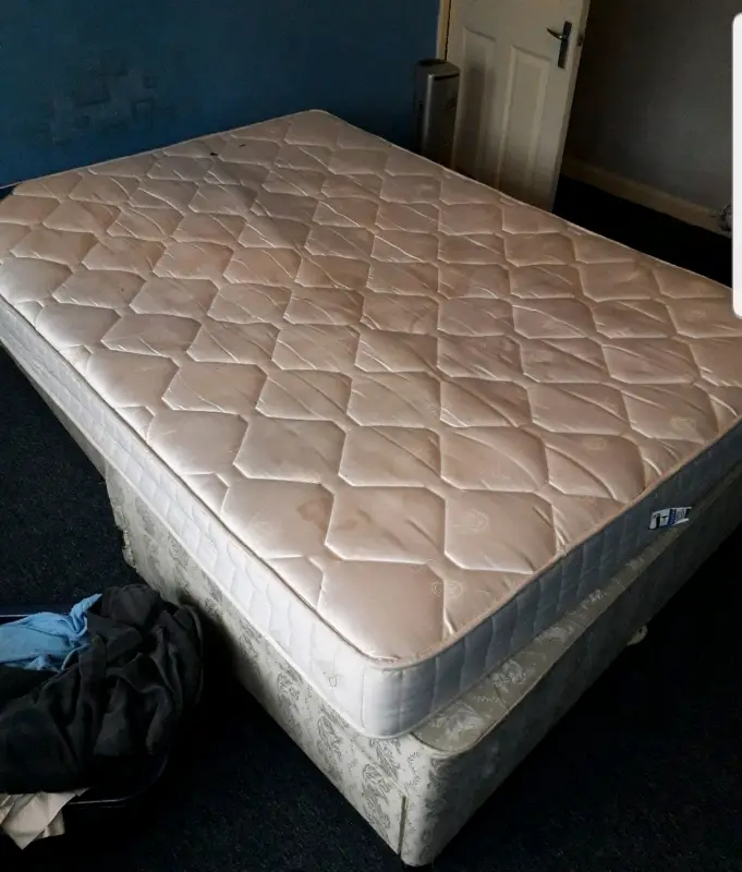 Lovely Double Divan Bed &  Mattress Good Condition Can Deliver For £5 ...
