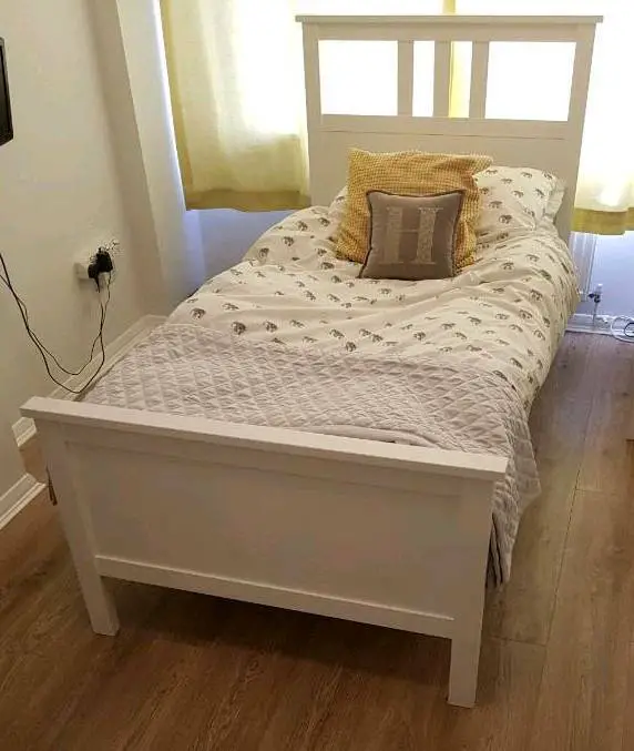Single bed (Ikea 